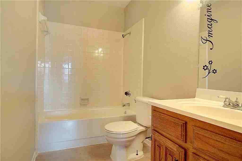 3414 Chesapeake Dr - Photo 2 of 14