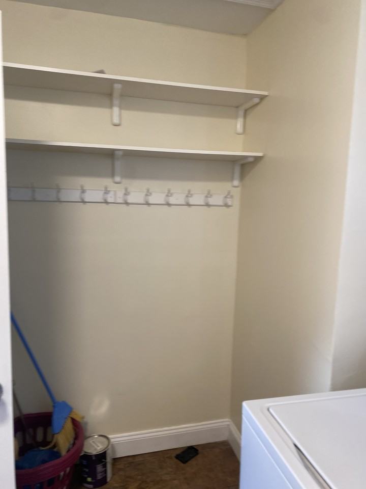 78 University Ave - Photo 5 of 18