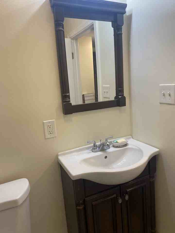 78 University Ave - Photo 7 of 18