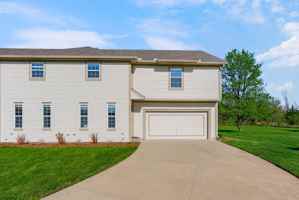 featured image of 5131 Woodland Dr #5131