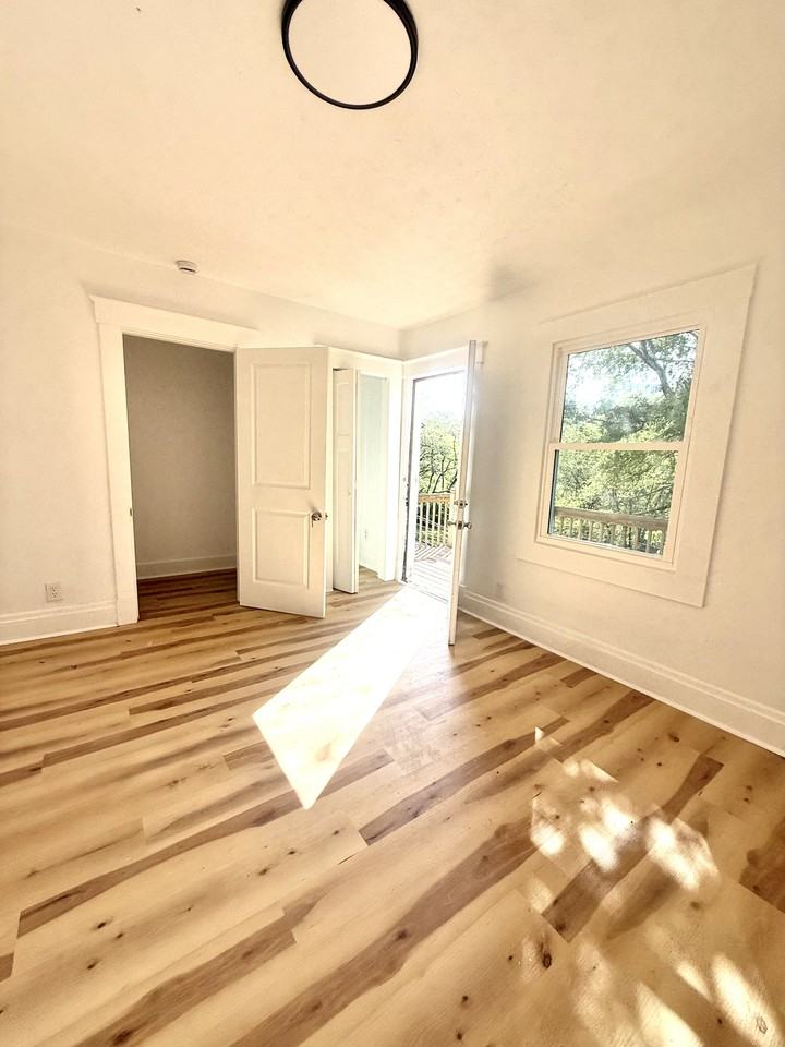 2859 Marshall Ave - Photo 5 of 20
