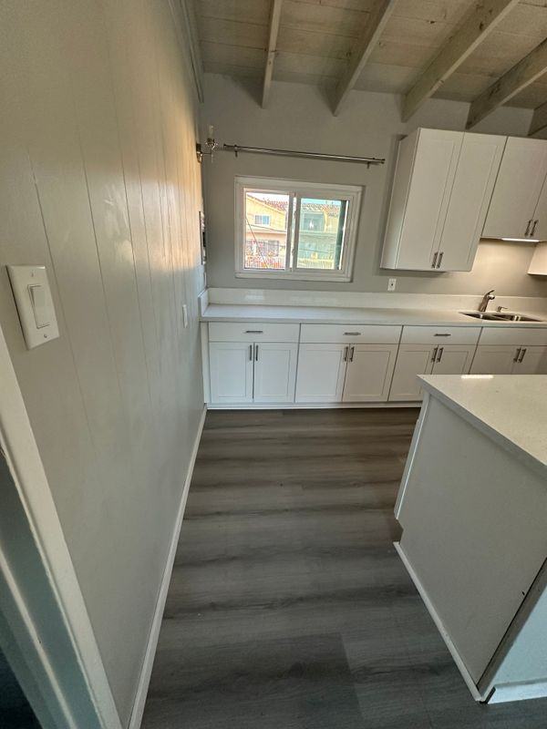 449 Redondo Ave ##B - Photo 7 of 21