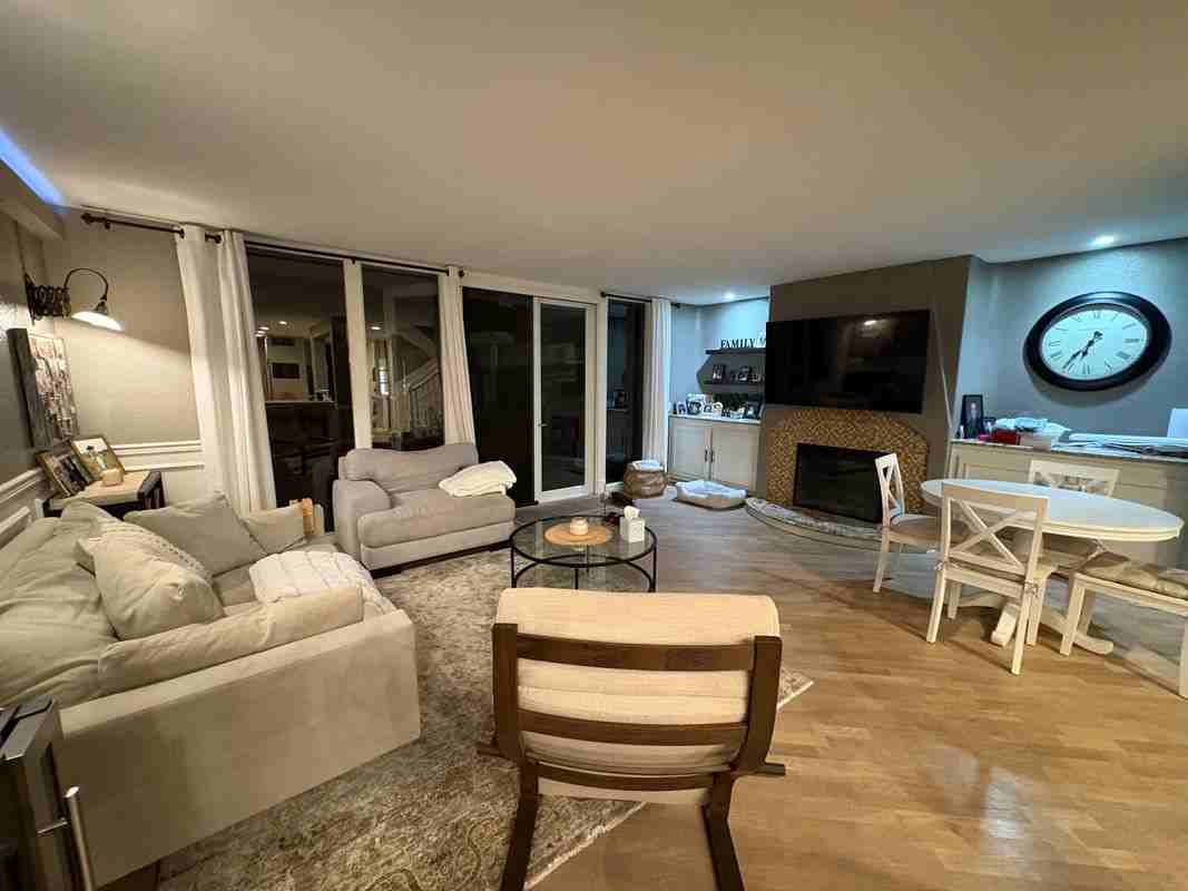 16548 Harbour Ln - Photo 2 of 11