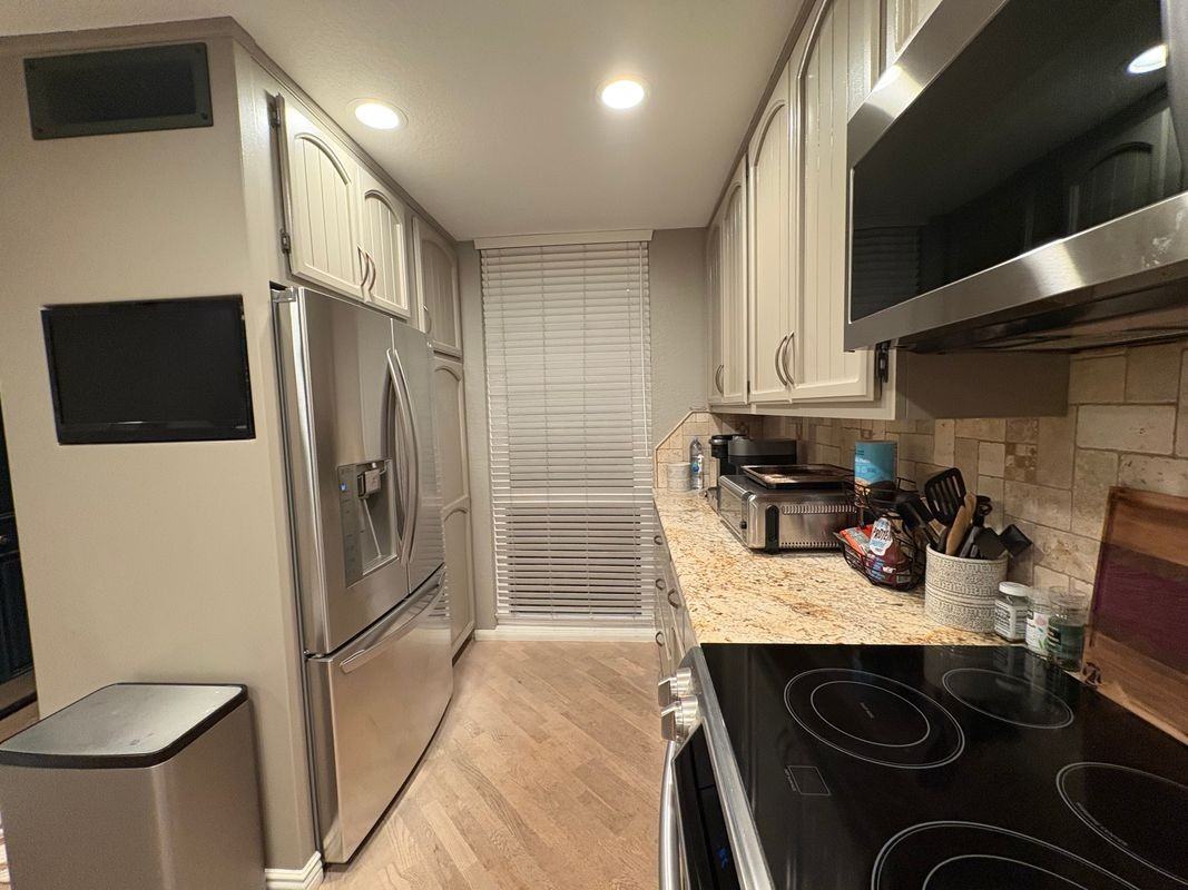 16548 Harbour Ln - Photo 3 of 11