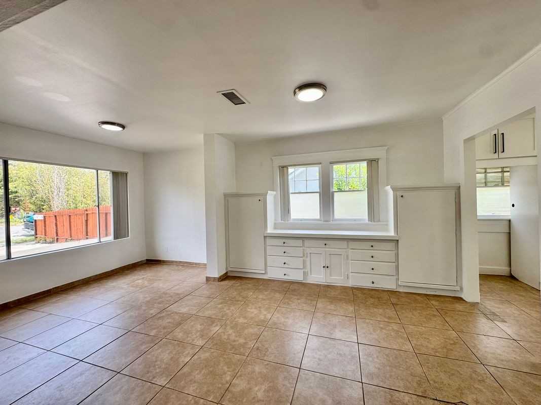 1554 E Woodbury Rd - Photo 7 of 25