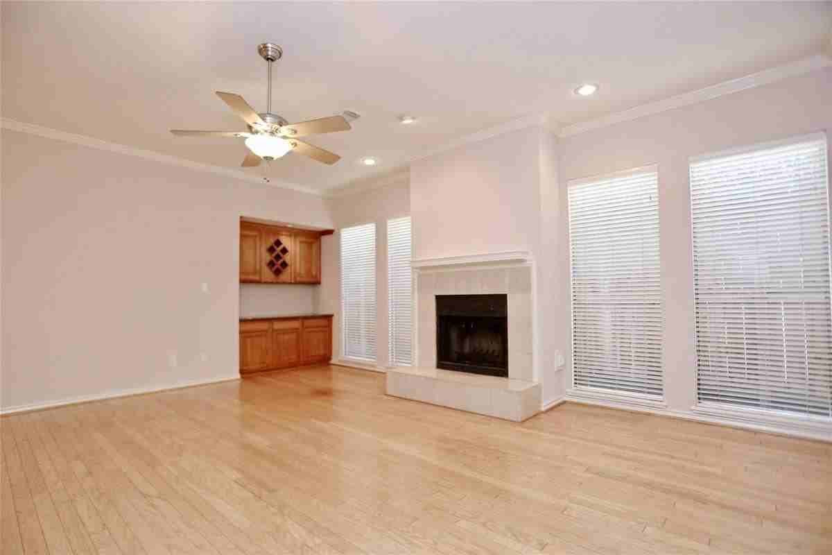 1721 Potomac Dr #C - Photo 2 of 10