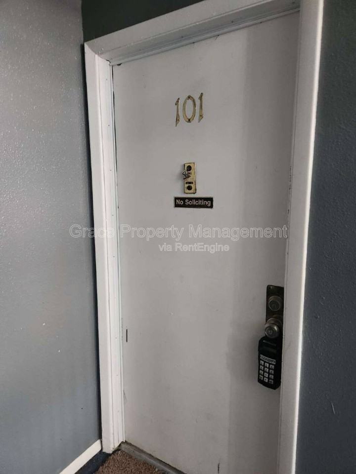 12196 Melody Dr #101 - Photo 3 of 9