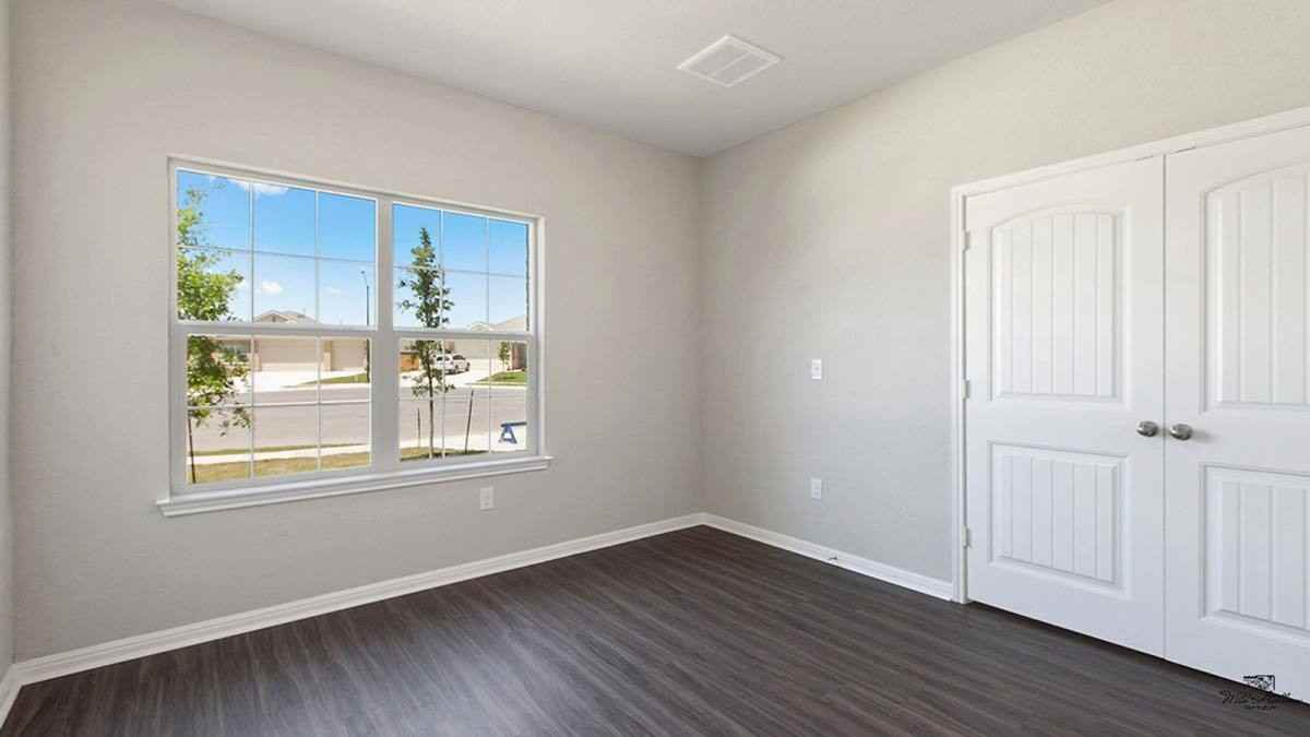 956 Dubina Ave - Photo 3 of 10