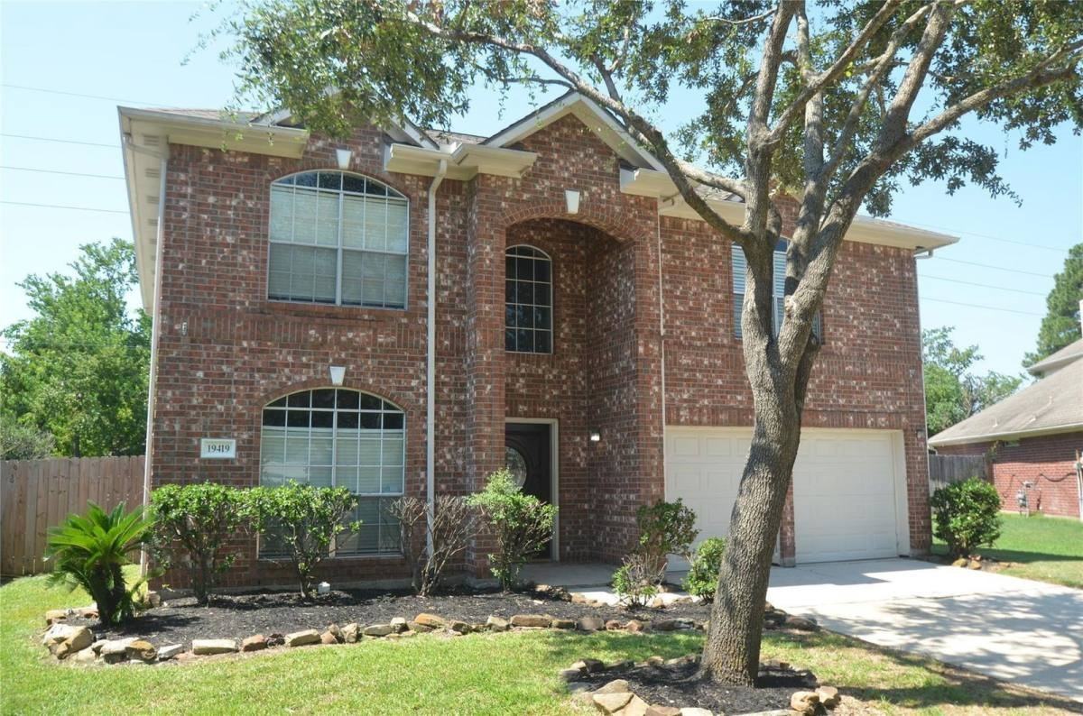 19419 Yuma Crest Ln - Photo 2 of 10