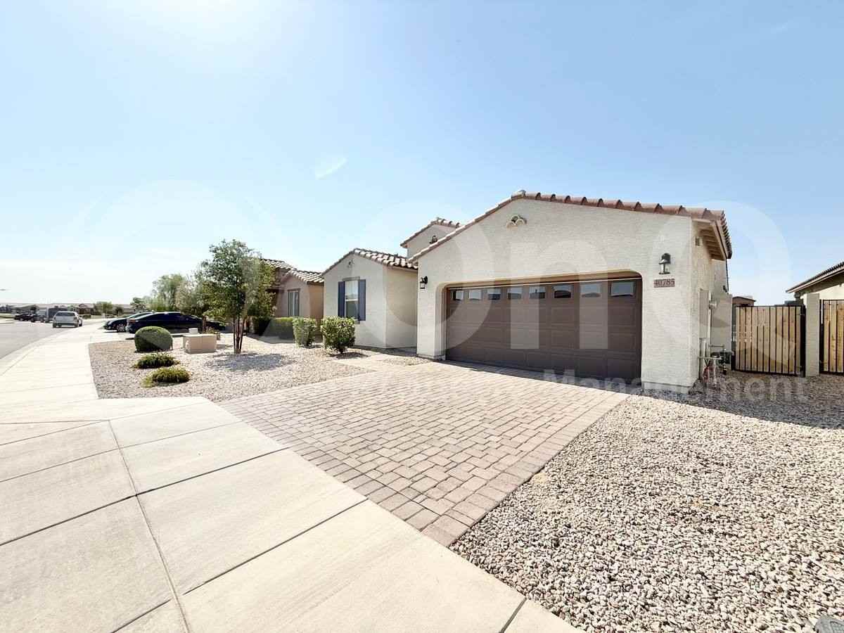 40785 W Agave Rd - Photo 3 of 10