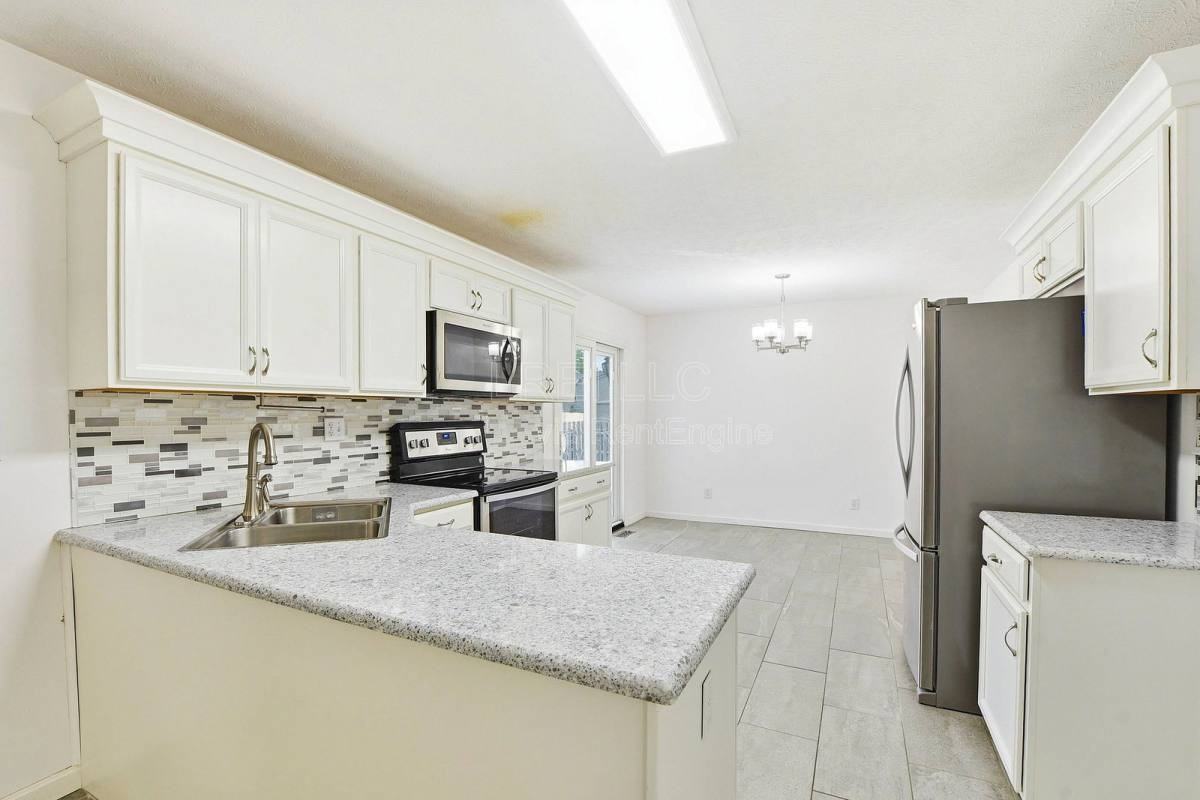 6200 Winding Stream Dr - Photo 4 of 10