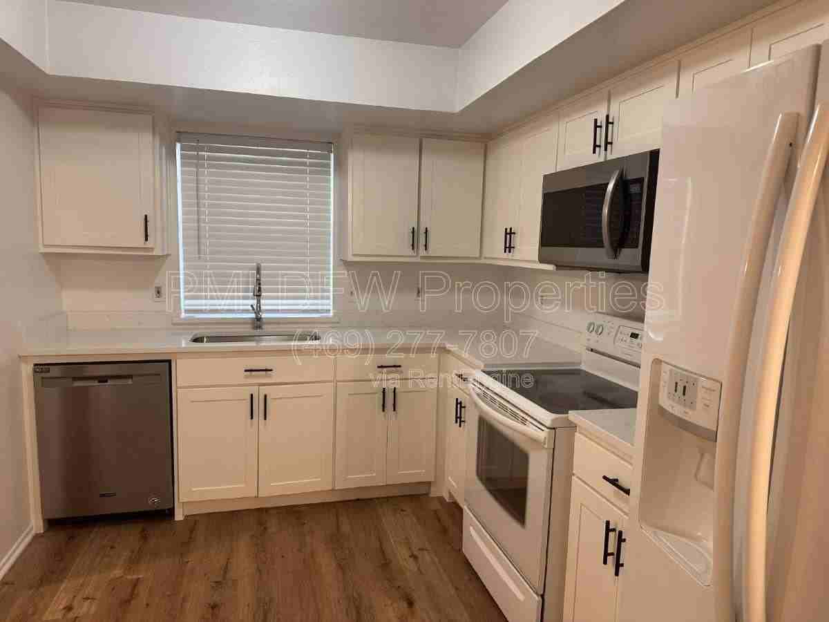 1818 Andover Dr - Photo 2 of 10
