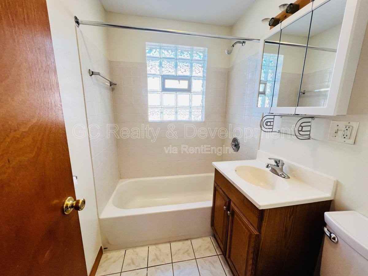 12870 S Green St - Photo 3 of 10