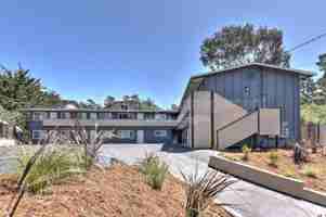 featured image of 2 Moreland Ave #8