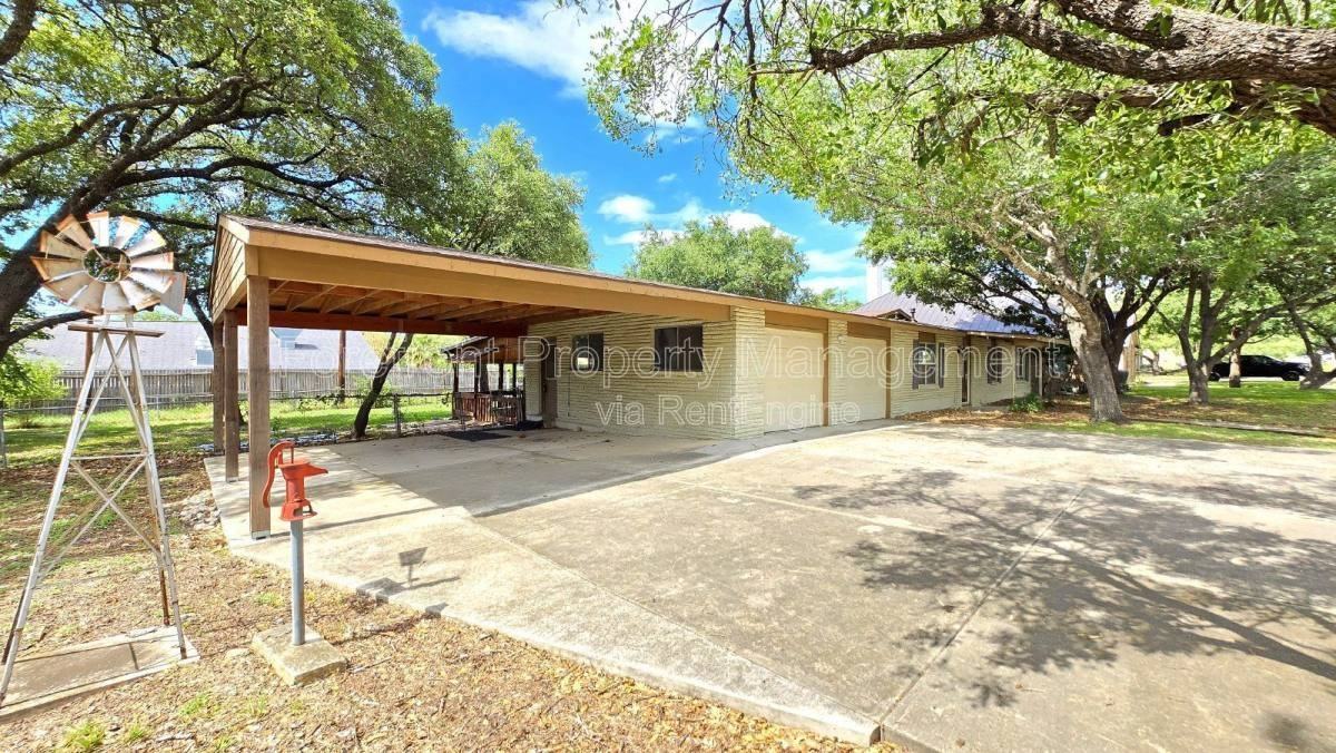 7609 Linkside St - Photo 4 of 9