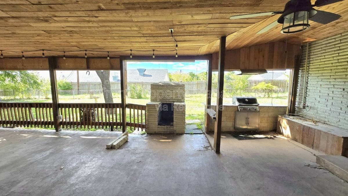 7609 Linkside St - Photo 6 of 9