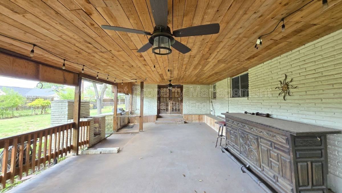 7609 Linkside St - Photo 7 of 9