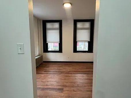 31 W James St #1F - Photo 6 of 10