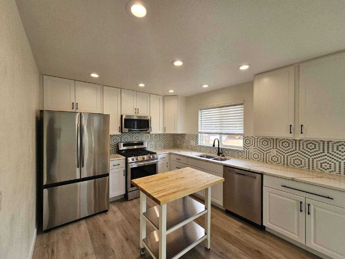 718 Fairhaven St - Photo 3 of 10