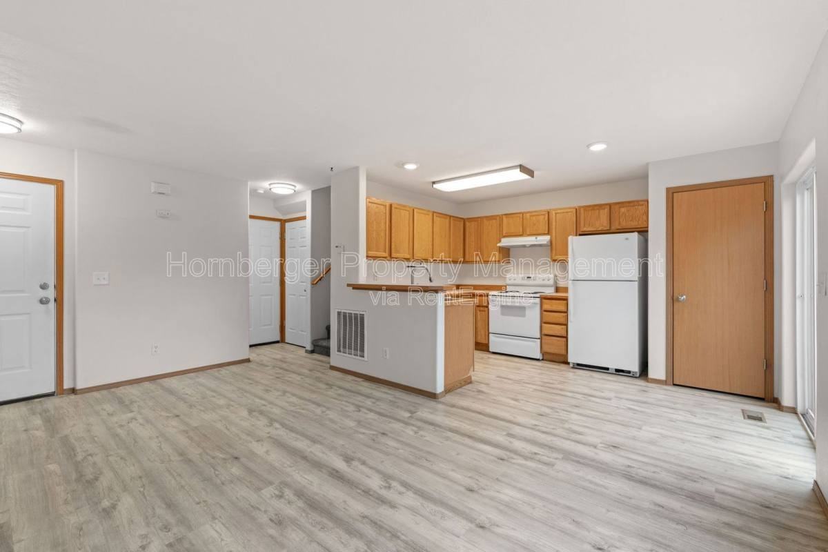 1405 E Gilbert Ave - Photo 3 of 9