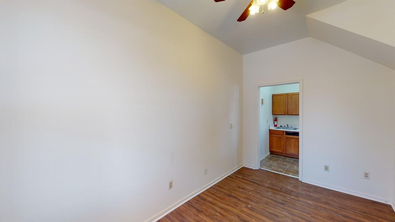 2215 Washington Ave #2 - Photo 2 of 19