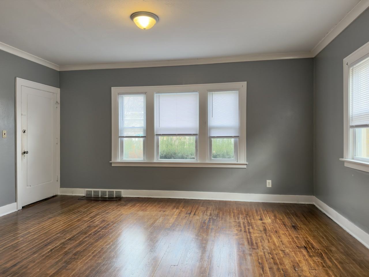 901 14th St #901 - Photo 5 of 9