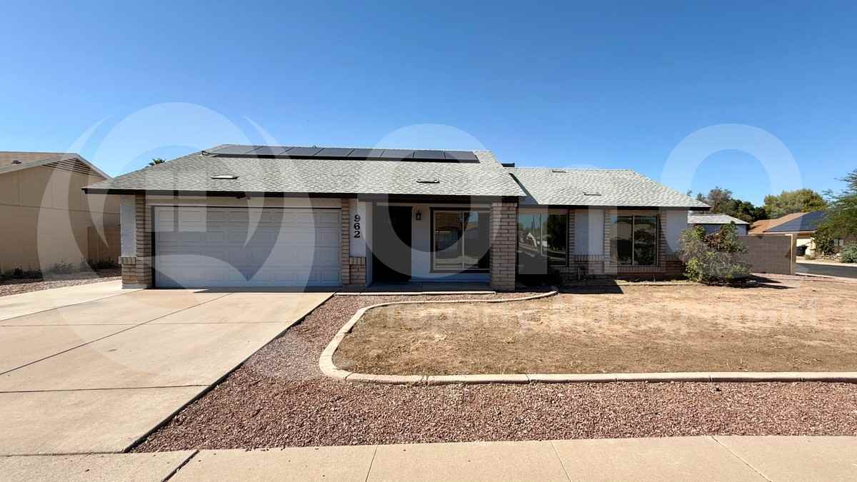 962 E Hackamore St - Photo 2 of 17