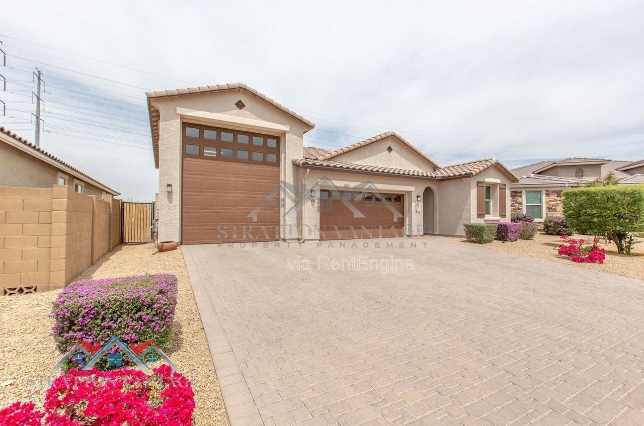 7616 W Raymond St - Photo 3 of 50