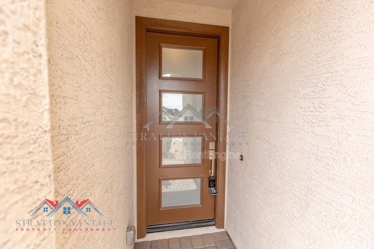 7616 W Raymond St - Photo 6 of 50