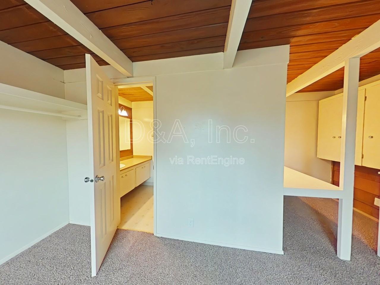 355 Nw Kings Blvd - Photo 6 of 8