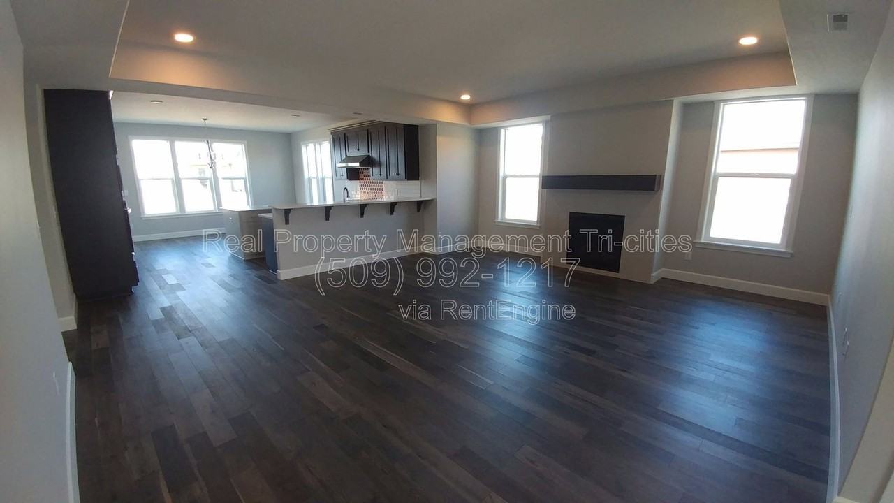 9907 Coho Ct - Photo 4 of 35