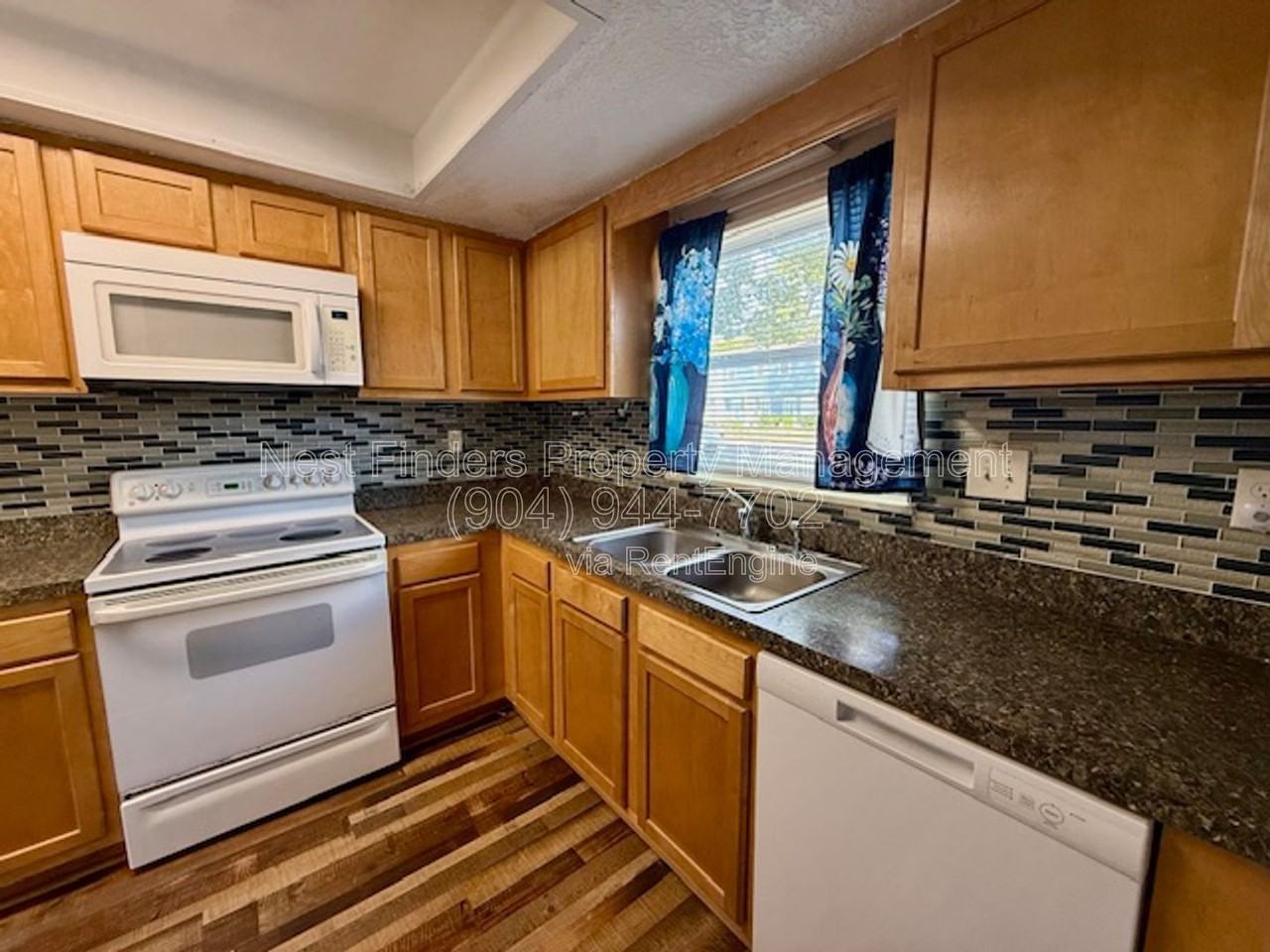 11406 Bedford Oaks Dr - Photo 3 of 21