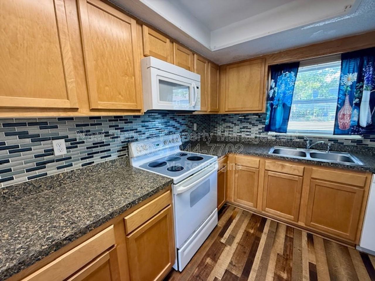 11406 Bedford Oaks Dr - Photo 4 of 21