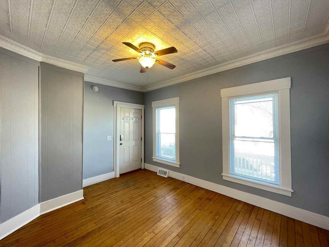 29 Pennacook St #1 - Photo 3 of 16