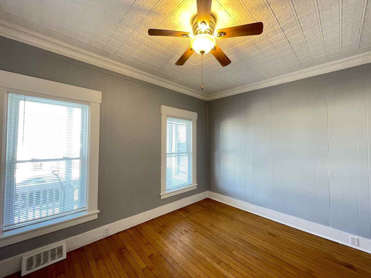 29 Pennacook St #1 - Photo 4 of 16