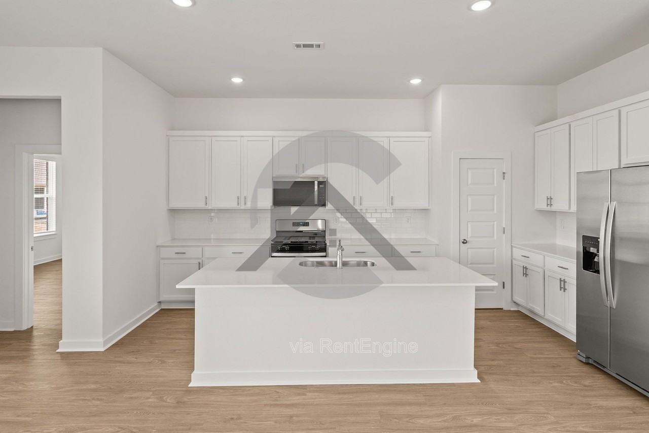 621 Riley Ln - Photo 5 of 20