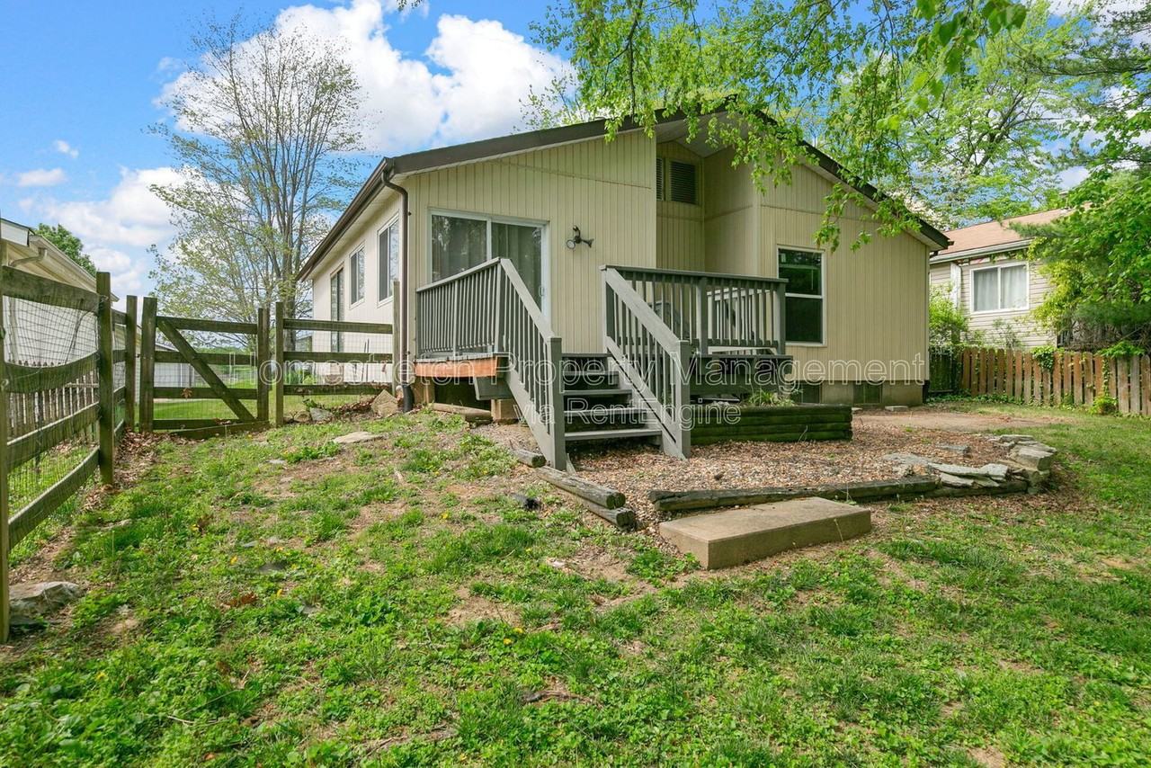 2455 Buttonwood Ct - Photo 3 of 29