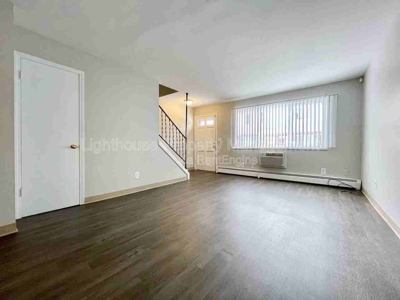 2855 Taft Ave Sw #5 - Photo 3 of 24