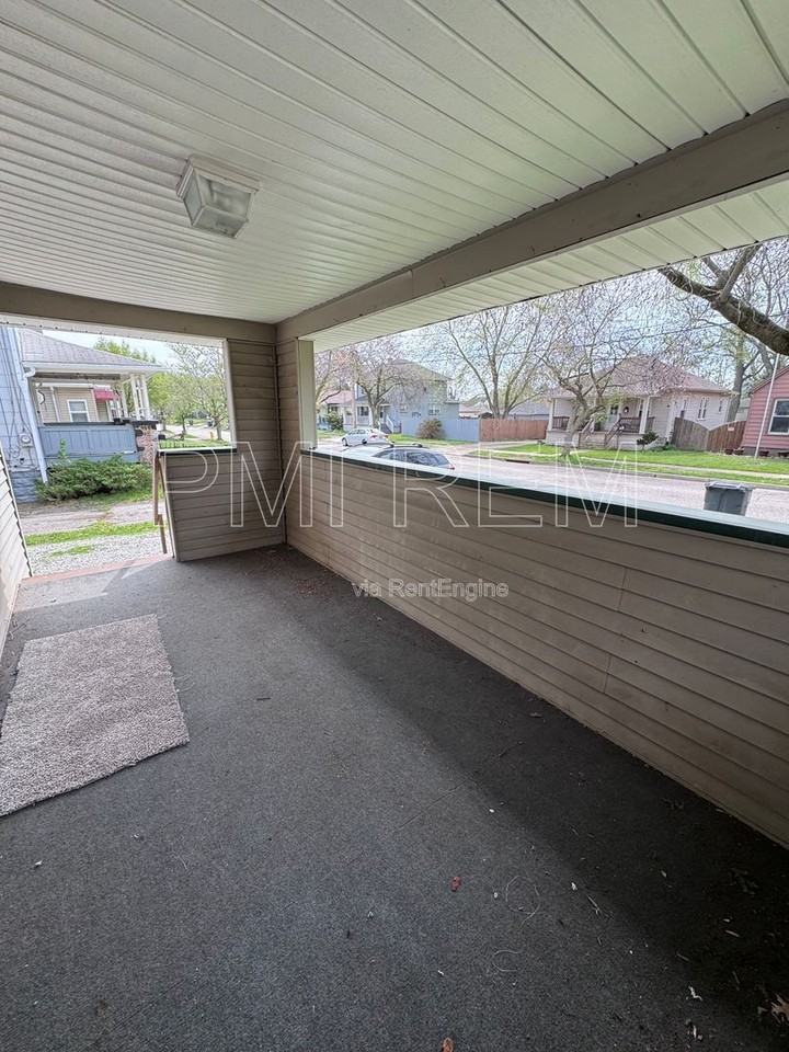 1855 Flint Ave - Photo 3 of 29