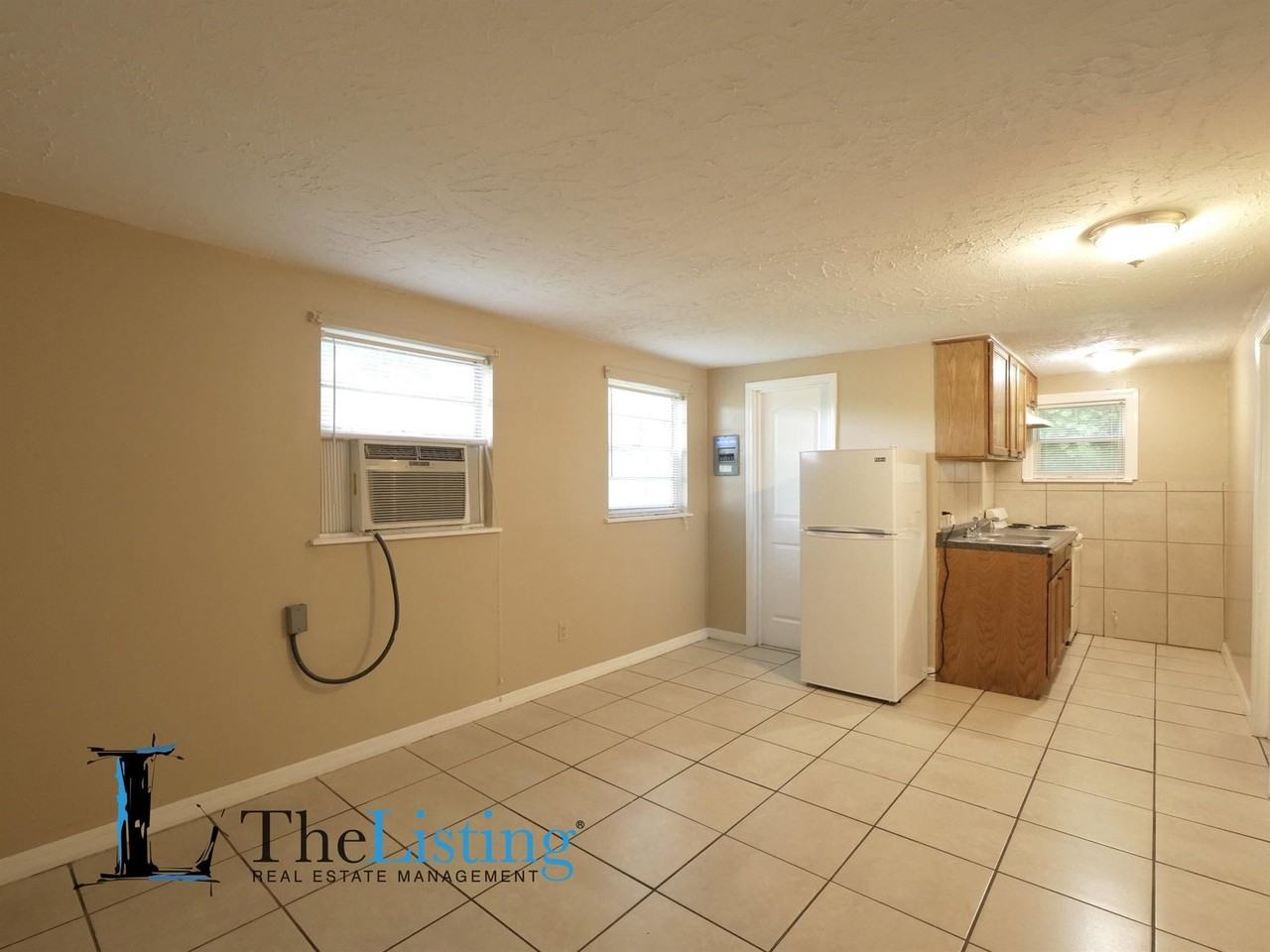 2735 Bungalow Blvd - Photo 4 of 11