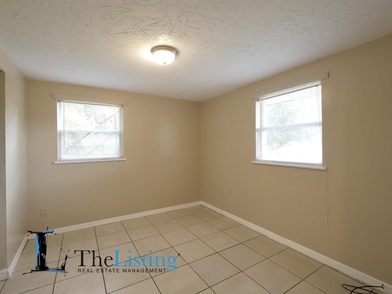 2735 Bungalow Blvd - Photo 7 of 11