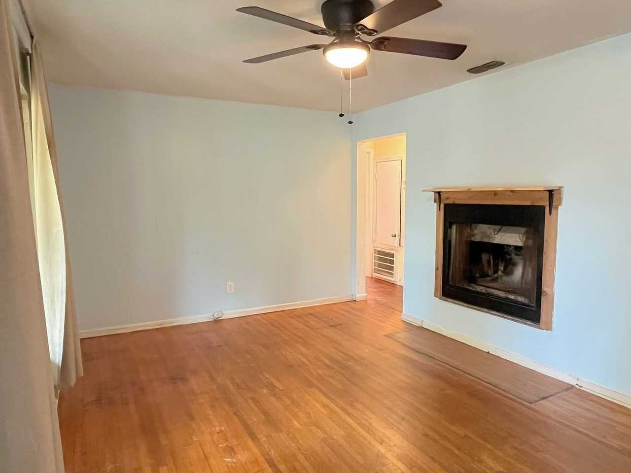 2611 Pembrook Dr - Photo 3 of 22