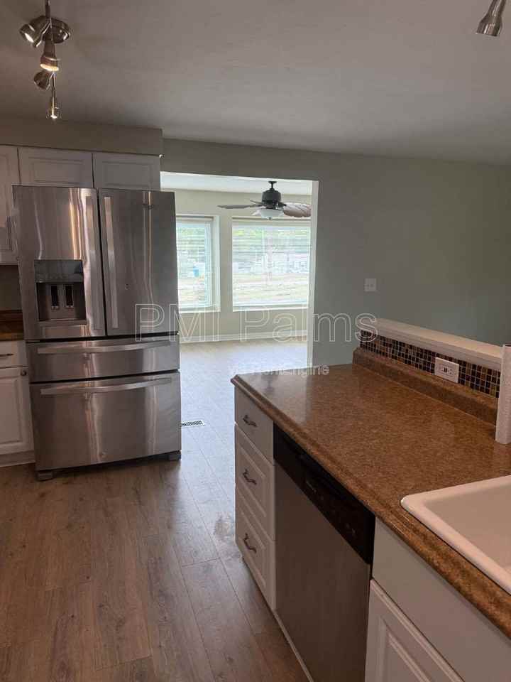 17719 Carthage Ave - Photo 3 of 41