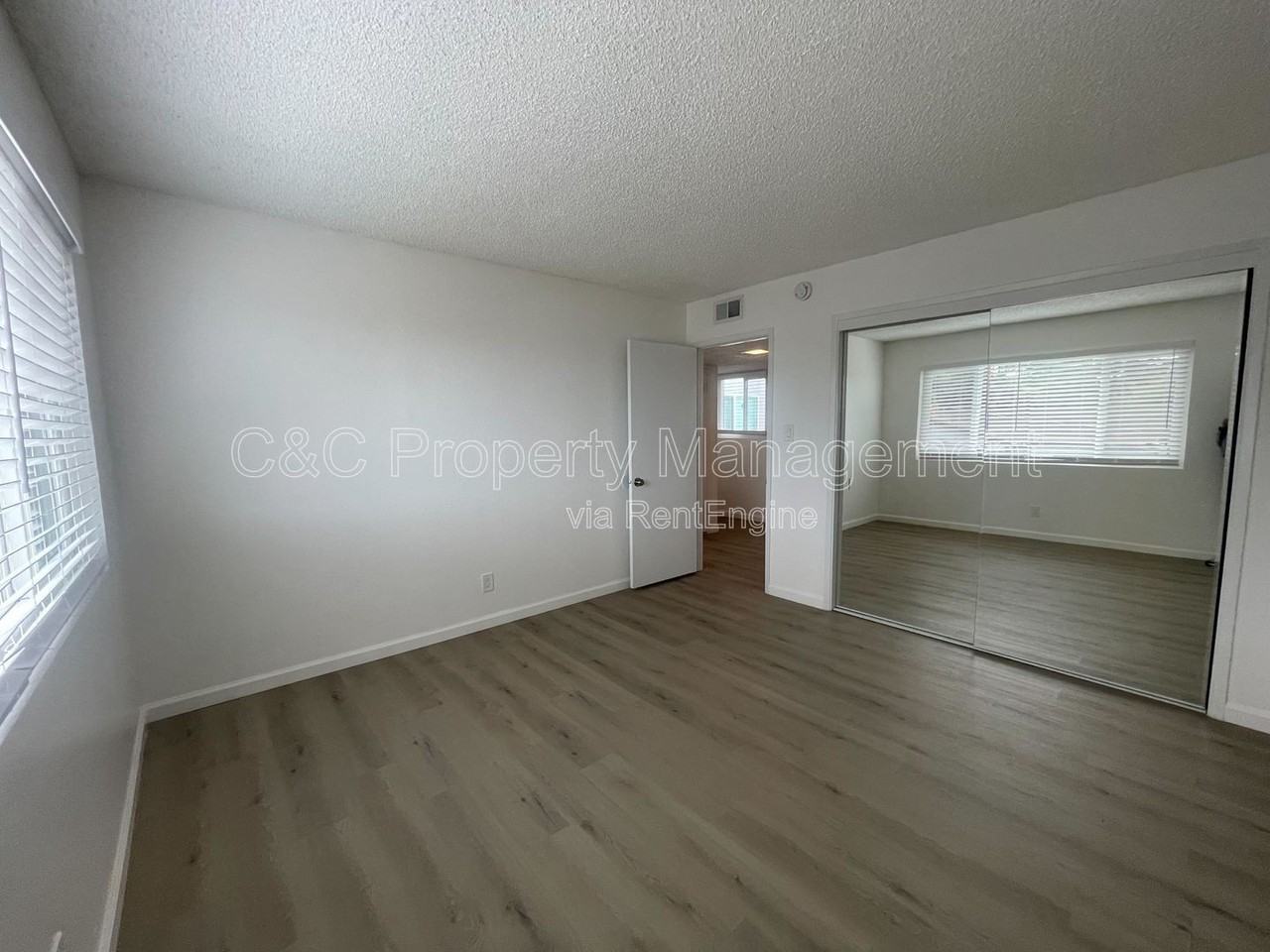 260 Lighthouse Ave - Photo 4 of 6