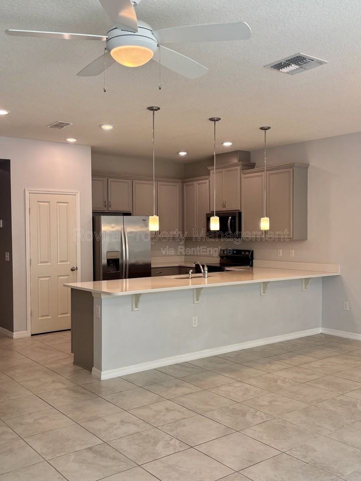 5124 Crown Haven Dr #1 - Photo 3 of 17