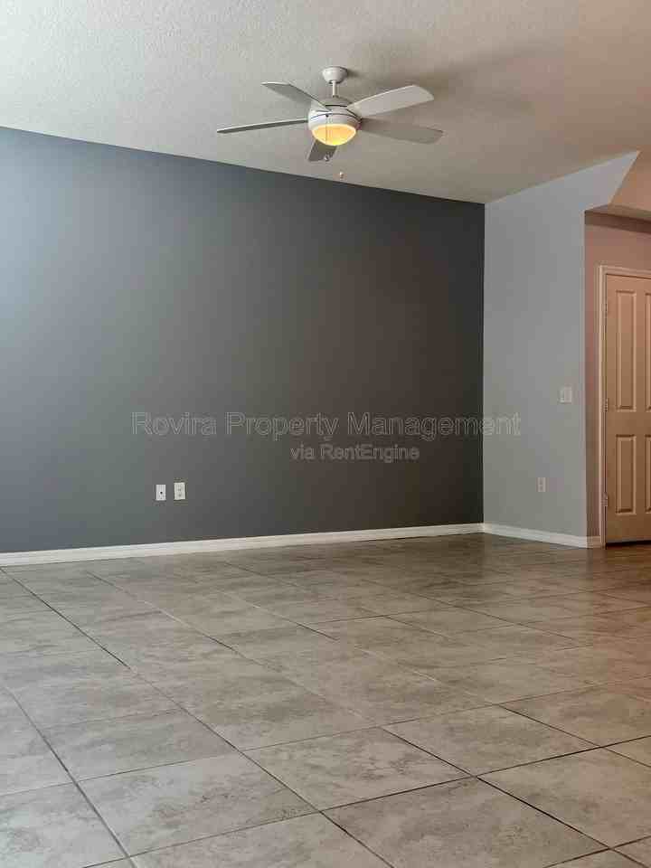 5124 Crown Haven Dr #1 - Photo 5 of 17