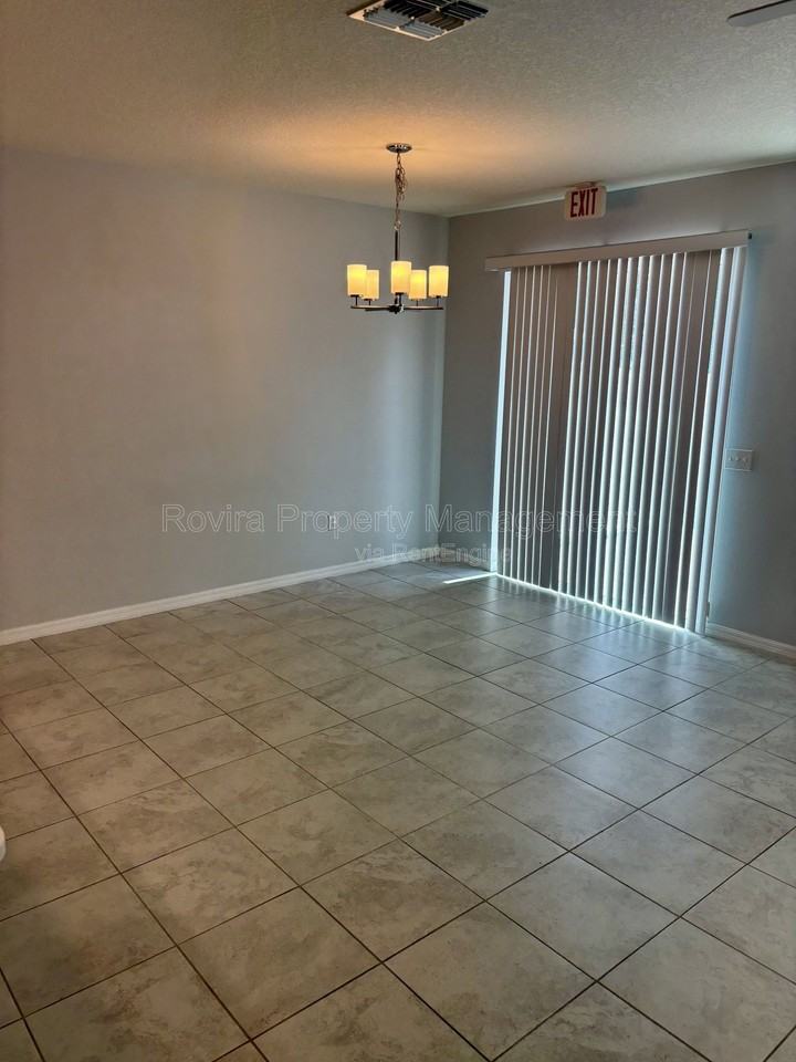 5124 Crown Haven Dr #1 - Photo 6 of 17