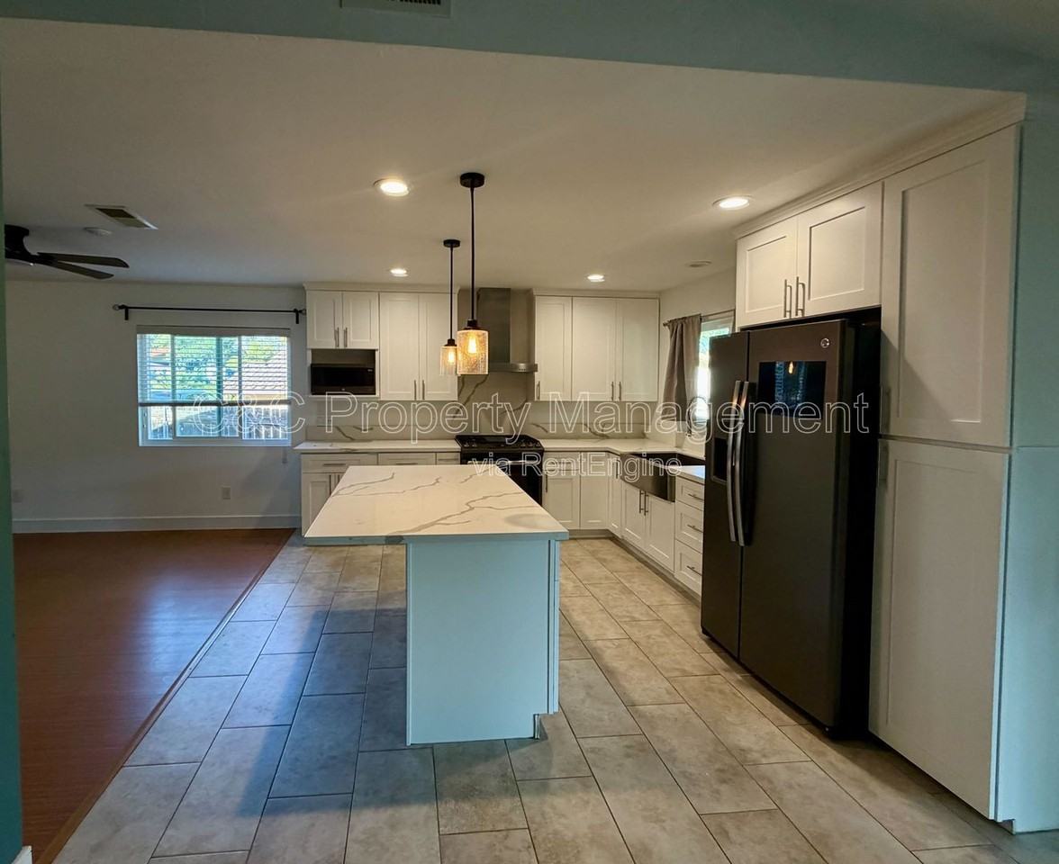 23357 Glenn Ellen Way - Photo 3 of 17