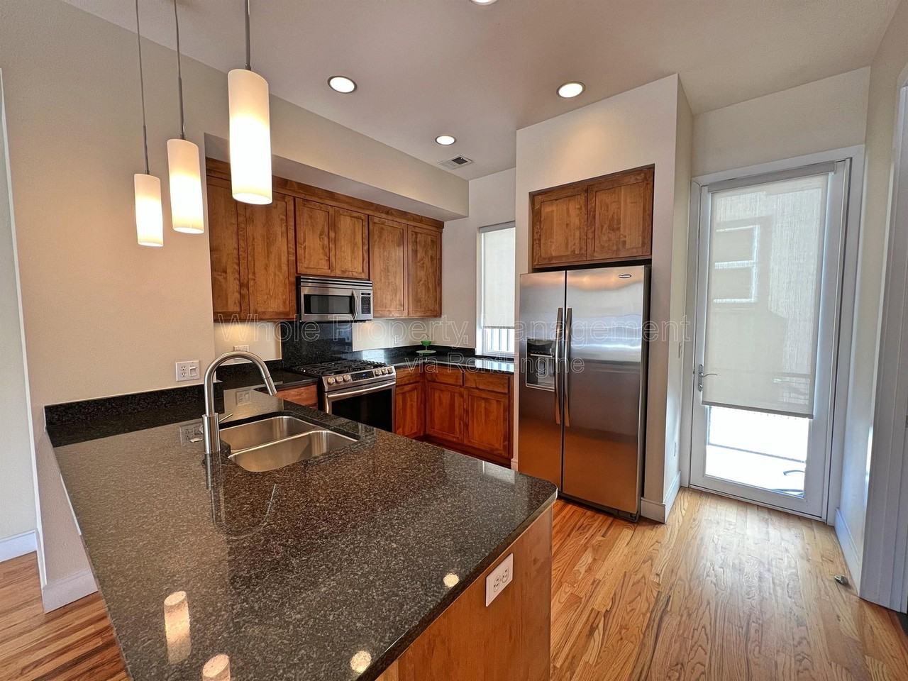 2403 Bryant St - Photo 6 of 40