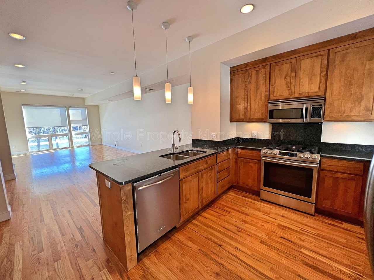 2403 Bryant St - Photo 7 of 40